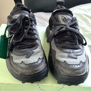 Off whites size 38 normal wear